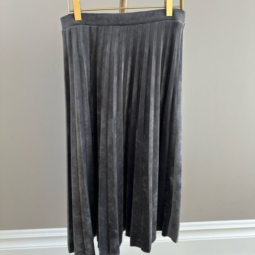 D. Exterior Velvet Pleated Midi Skirt – XS Italian Designer Luxury Pre-Owned